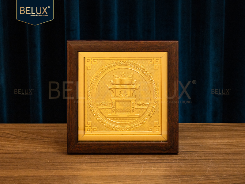 Hộp gỗ mặt vuông Khuê Văn Các bằng đồng 20x20cm mạ vàng 24k